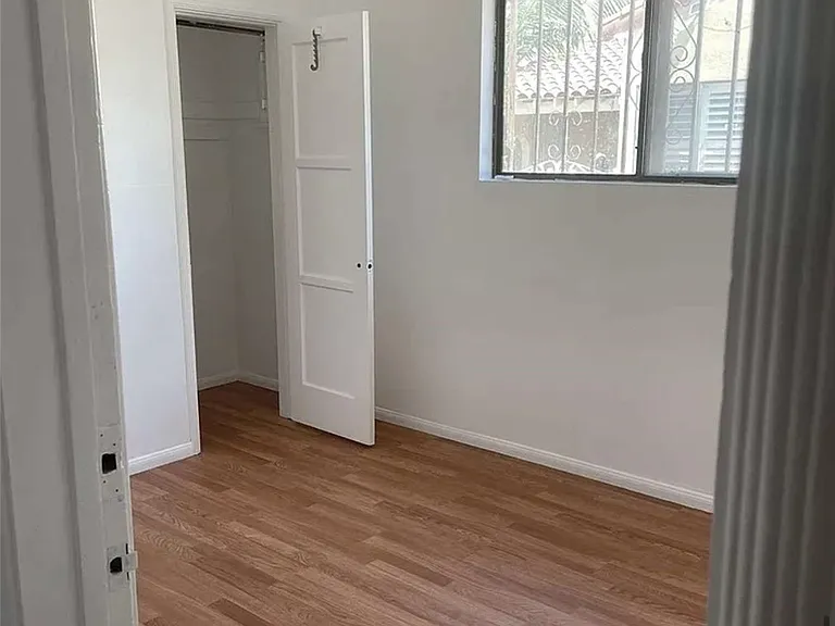 8724 Ruthelen St — Photo 16