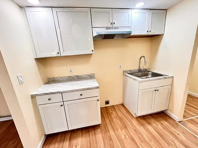 407 Temple St #B — Photo 6