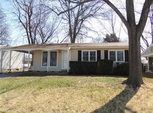2860 Foxwood Dr, Maryland Heights, MO