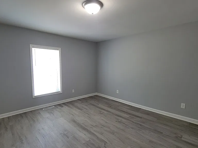 215 Foy Ave — Photo 14