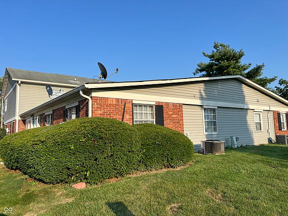 2nd image of 4485 Four Seasons Cir