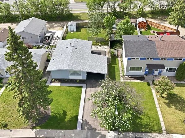 4233 N 33rd St, Red Deer, AB T4N 0N1
