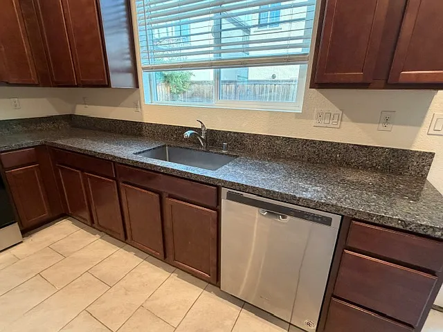 2445 Laurel Clark Ave — Photo 7