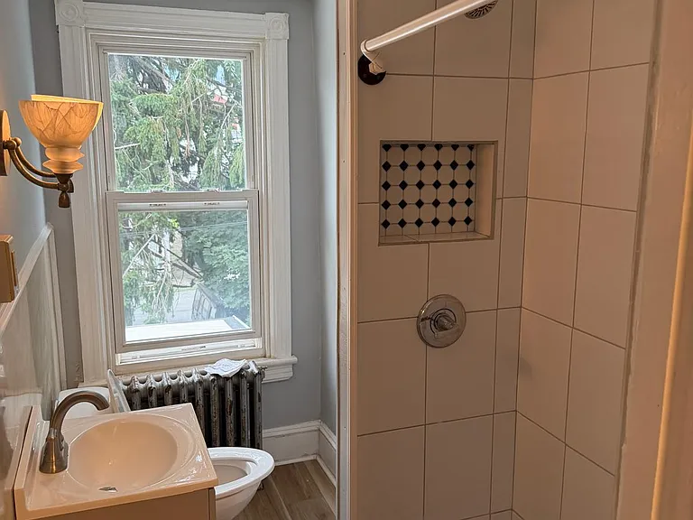 631 Belmont St #1 — Photo 12