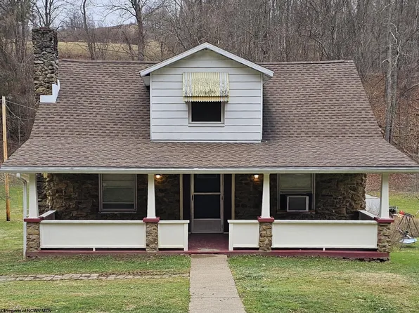 2583 Gregorys Run Rd, Clarksburg, WV 26301