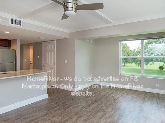 5th image of 3300 Oak St NE APT 101