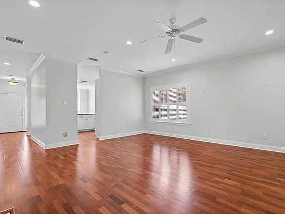 2nd image of 6852 Somerby Ln