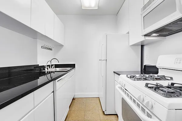 Rented by Compass | media 19