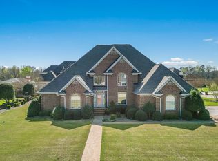 101 Queensbury Ct, Dunn, NC 28334