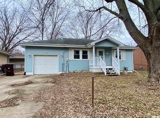 3203 W Sylvan Ln, Peoria, IL 61615