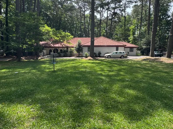 2540 Entrada Dr, Virginia Beach, VA 23456