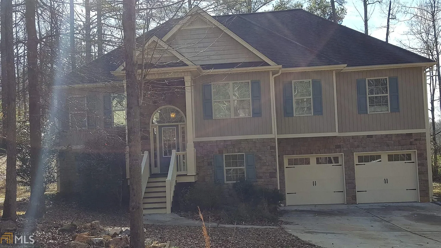 64 S Hill St photo 1