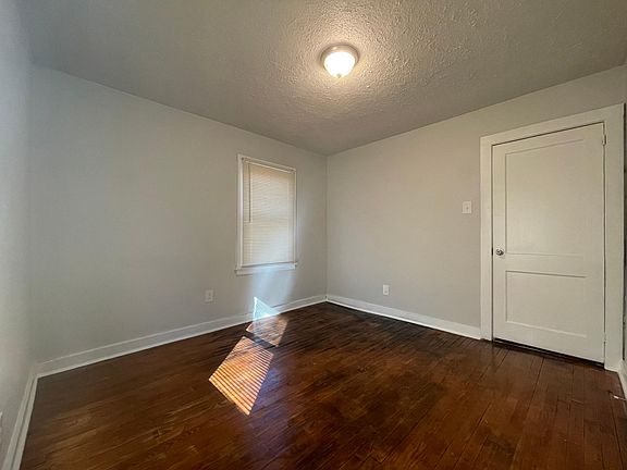 4th image of 514 Queens Ct