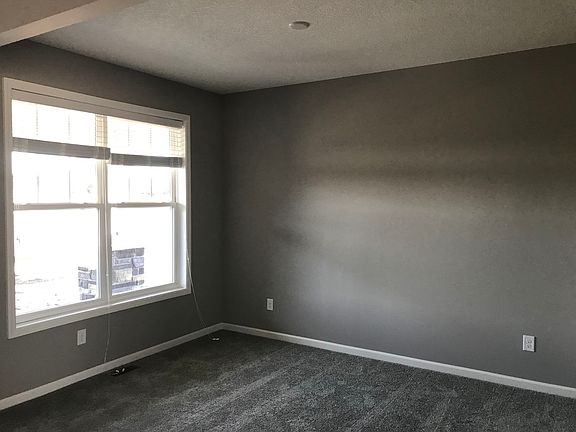 2nd image of 4365 Parkview Cir