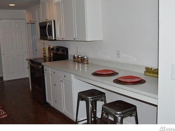 2nd image of 1020 S 84th St