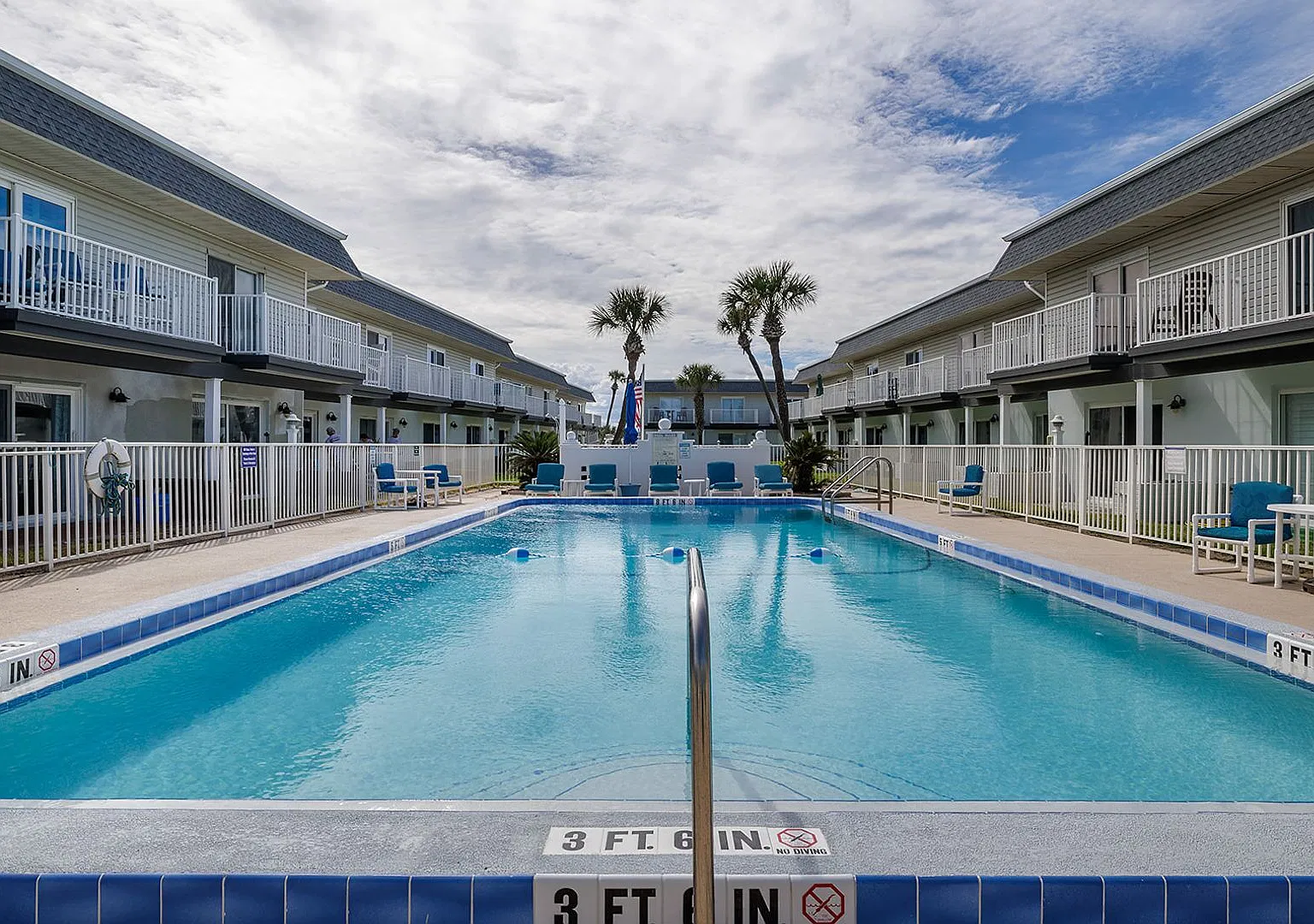 Pet-Friendly 2 story 2 bedroom/2 bath townhome across from beach — Photo 1