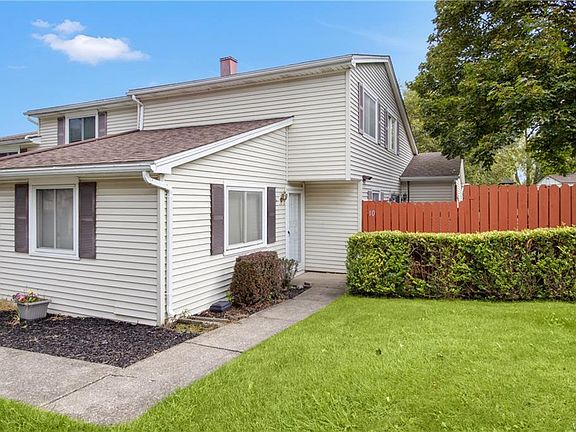 3rd image of 10 Pebble Creek Dr