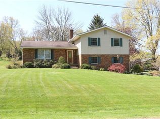 3076 Oaklynn St NW, Uniontown, OH 44685