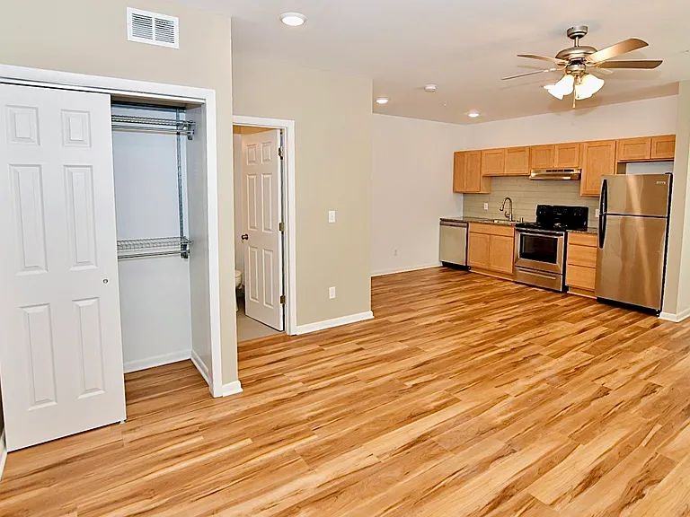 Stevens Square Apartments — Photo 37
