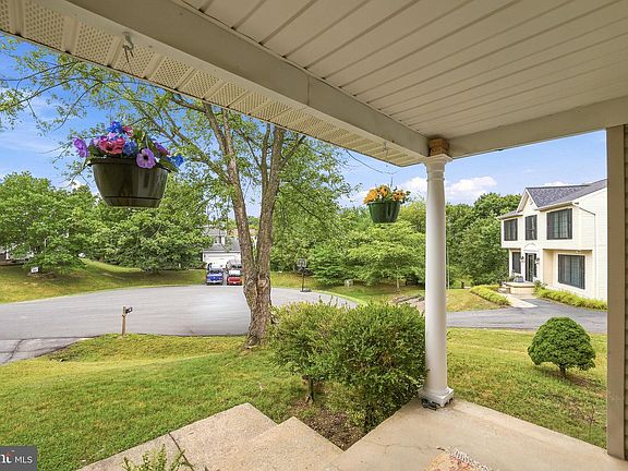 4th image of 104 Kapok Cir