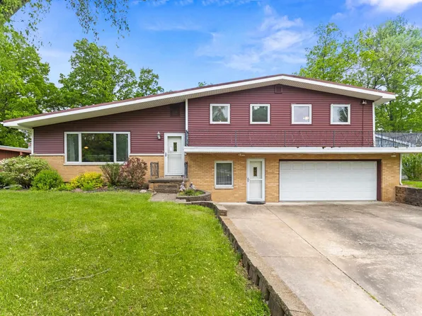 2814 W Brookside Dr, Peoria, IL 61615