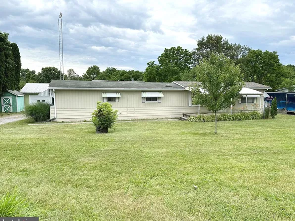 4448 McKenrick Dr, Chambersburg, PA 17201