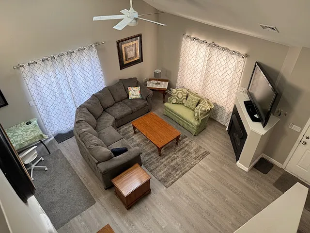 25 Courtyard Dr — Photo 4