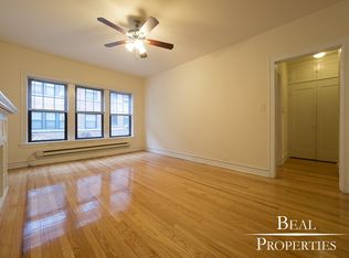 1319 Oak Ave #D1, Evanston, IL 60201