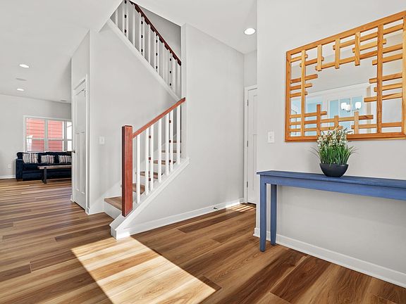 3rd image of 7158 Belle Fontaine Blvd