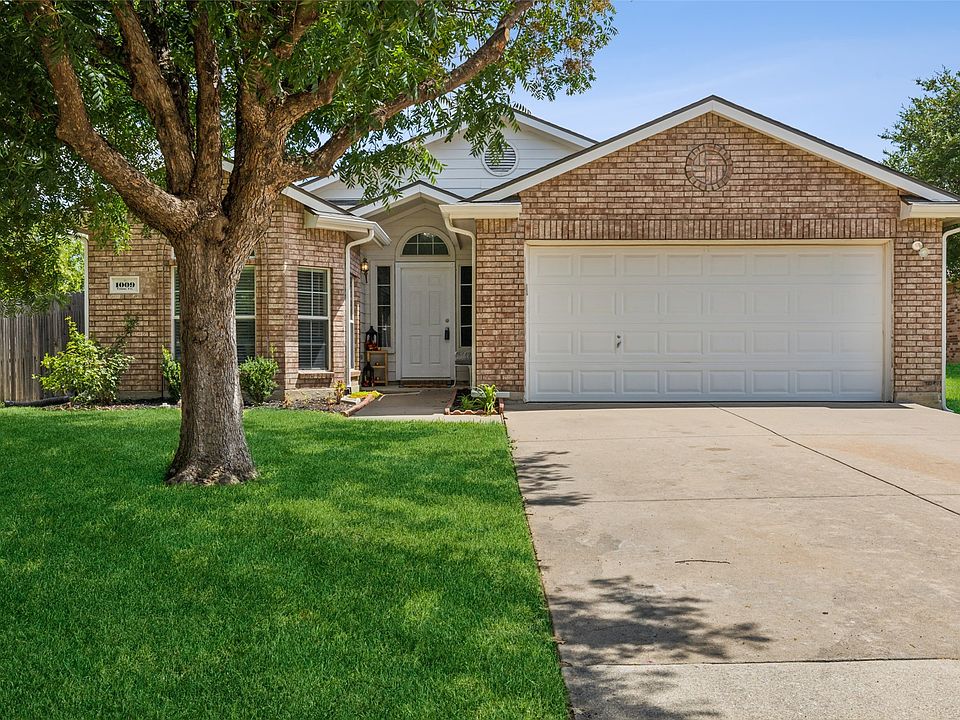 1st image of 1009 Crane Cir