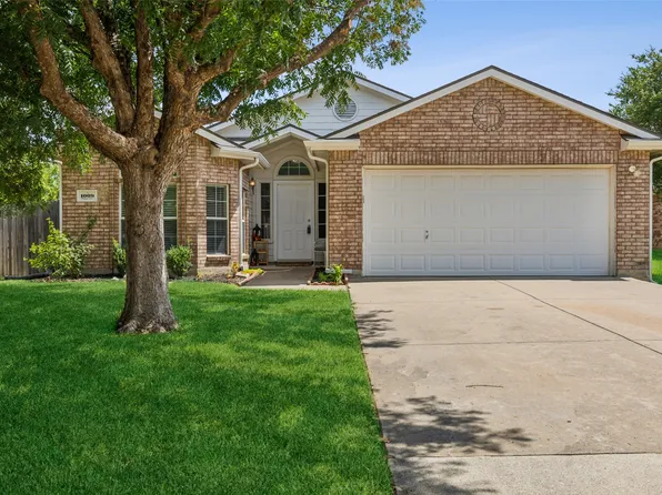 1009 Crane Cir, Saginaw, TX 76131