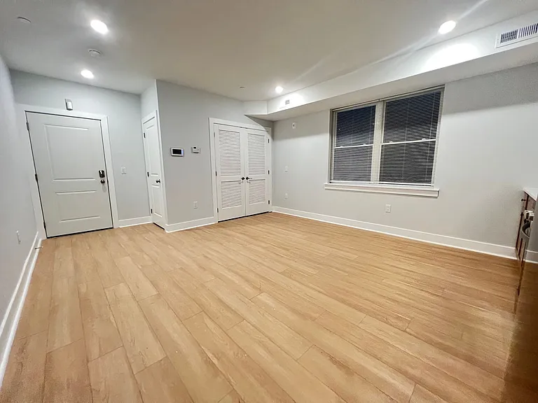 822 N 40th St — Photo 37