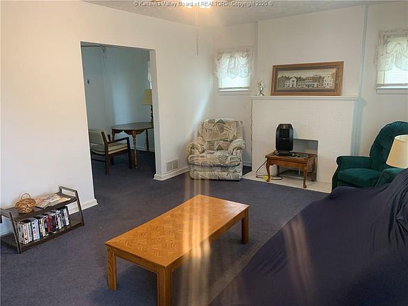 2nd image of 208 N Park Dr