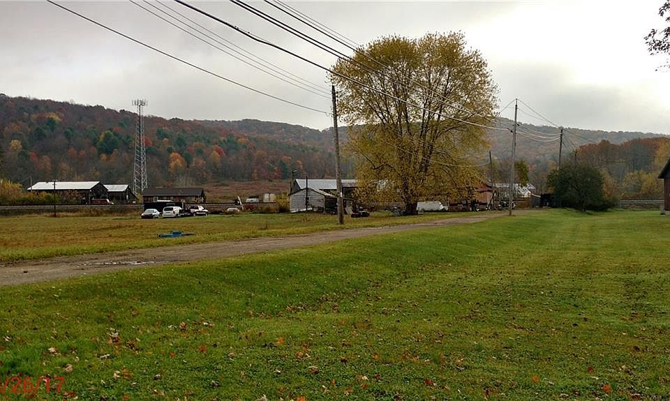 2nd image of 522 Anderson Rd