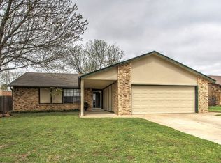 426 W Los Angeles Pl, Broken Arrow, OK 74011