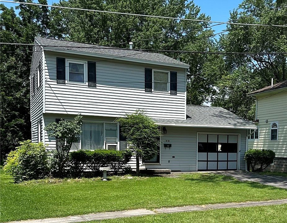 1st image of 212 E Hickory St