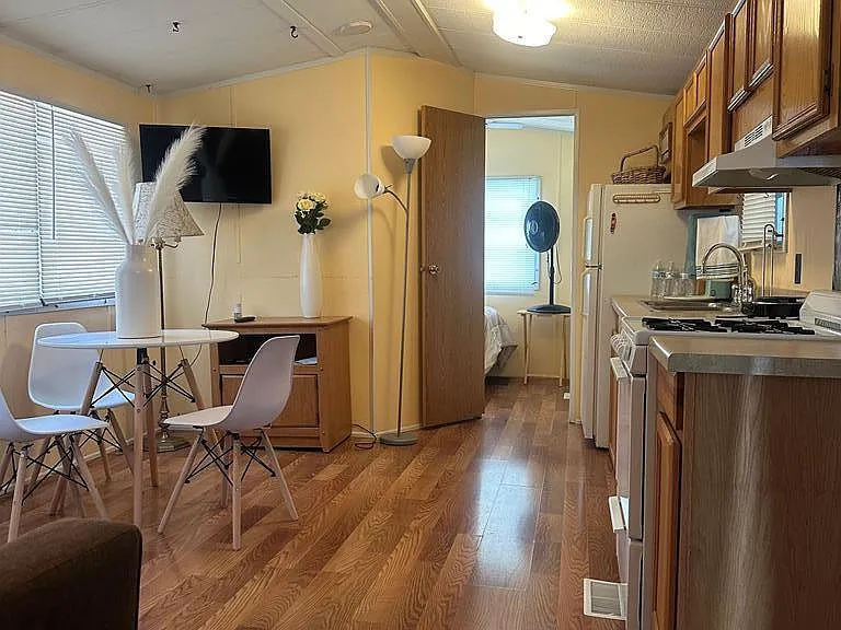 10 Colorado River Dr — Photo 4