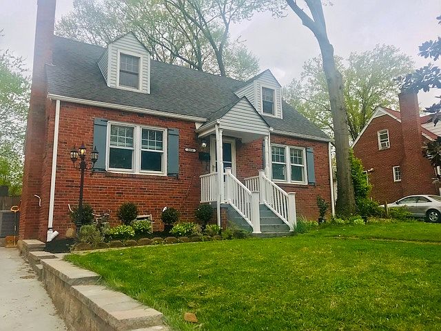 1st image of 2926 Lawrence Dr
