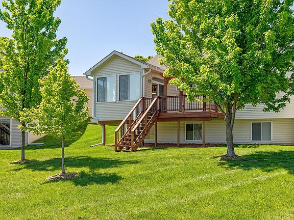 2nd image of 717 SE Waterview Cir