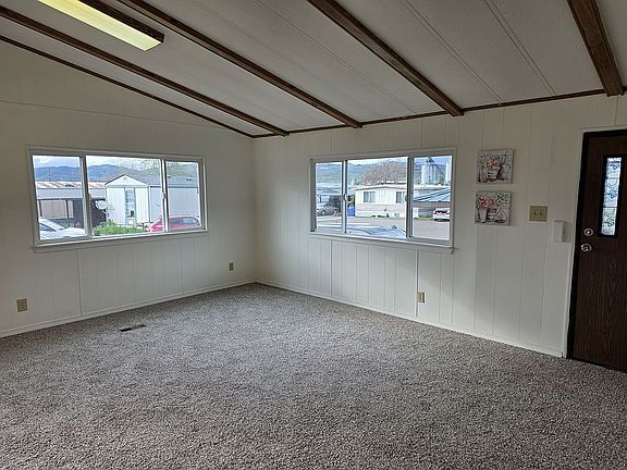 5th image of 127 Berry Loop Ln
