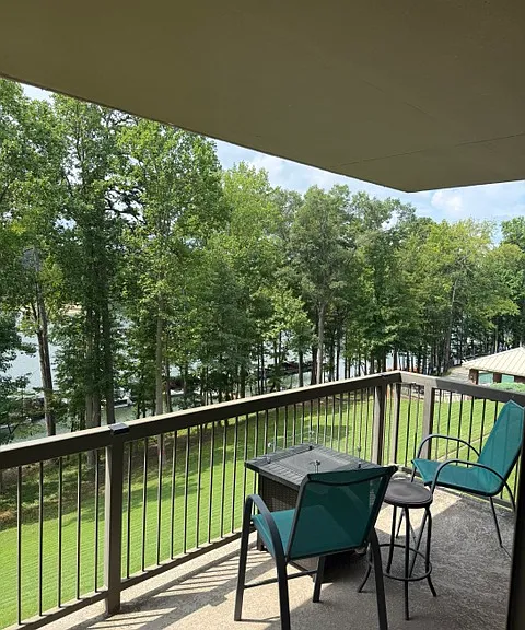 300 Watermarke Ln — Photo 12