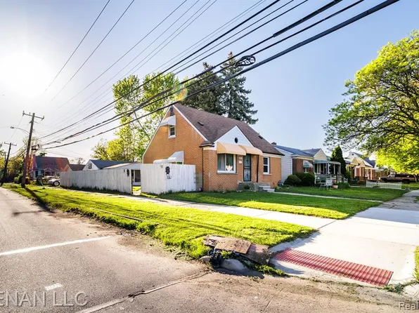 6001 Warwick St, Detroit, MI 48228