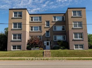 143 Westchester Cres #12, Saint Catharines, ON L2P 2N8