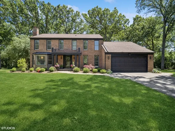 11 Robin Hood Ct, Lincolnshire, IL 60069