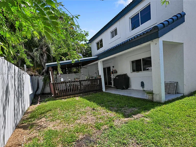 21150 NE 3rd Ave — Photo 36