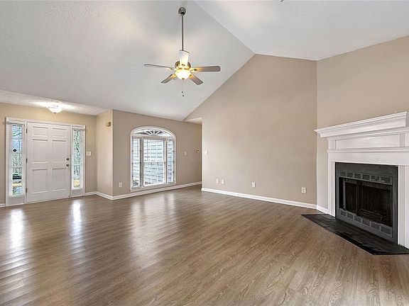 4th image of 2065 Arbor Forest Dr SW