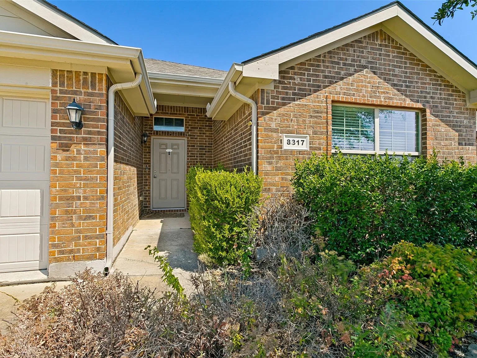 4 bed, 1798 sqft, $2,100 — Photo 3