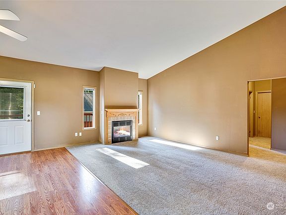 5th image of 11209 85th Avenue E