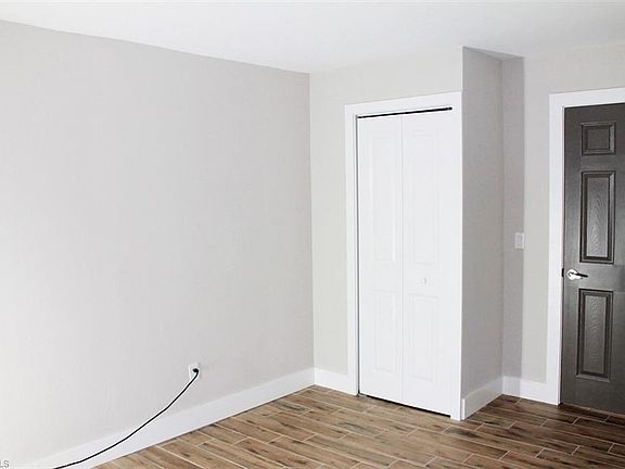 3rd image of 203 Redcliff Ave