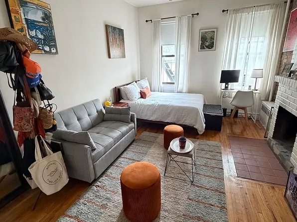 200 Avenue A APT 2C, New York, NY 10009